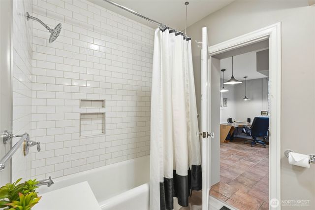 211 S 15th Street, Renton, WA 98055