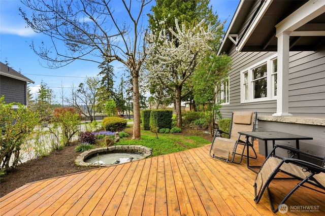 211 S 15th Street, Renton, WA 98055