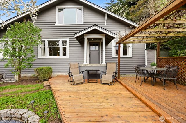 211 S 15th Street, Renton, WA 98055