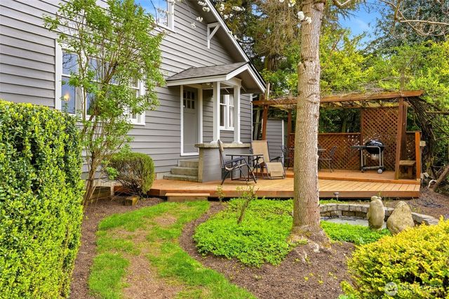 211 S 15th Street, Renton, WA 98055