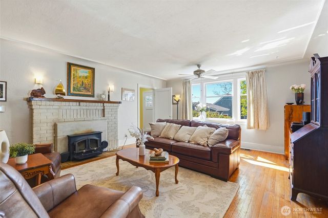 211 S 15th Street, Renton, WA 98055