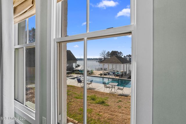 102 Northshore Point, Madison, MS 39110