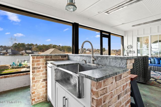 102 Northshore Point, Madison, MS 39110