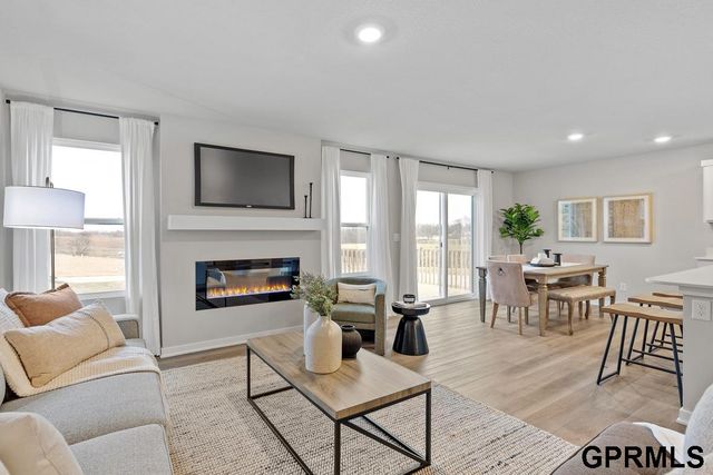 18482 Portal Street, Gretna, NE 68136