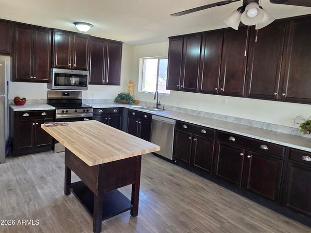4050 N GOLDEN Street, Eloy, AZ 85131