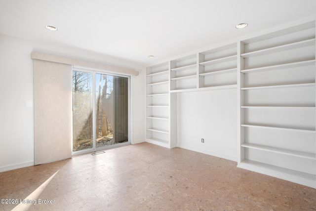 6 Glen Arden Rd, Glenview, KY 40025