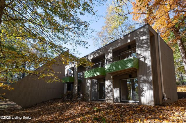 6 Glen Arden Rd, Glenview, KY 40025