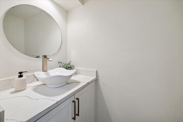 2422 Nantucket Drive C, Houston, TX 77057