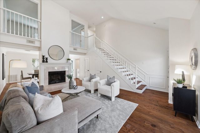 2422 Nantucket Drive C, Houston, TX 77057