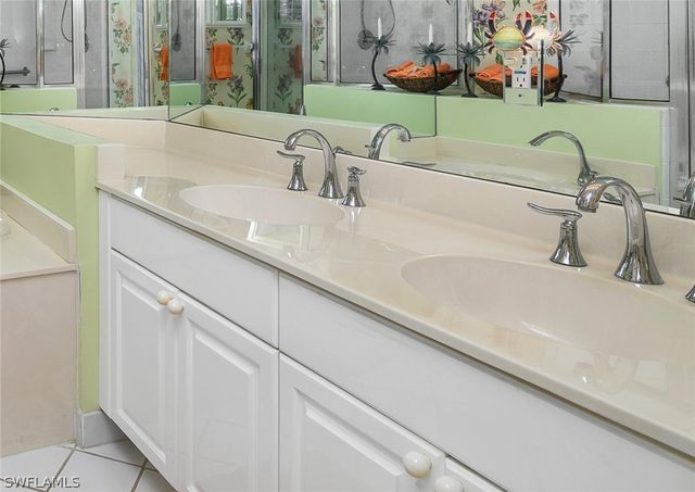 1000 L Ambiance CIR 201, Naples, FL 34108