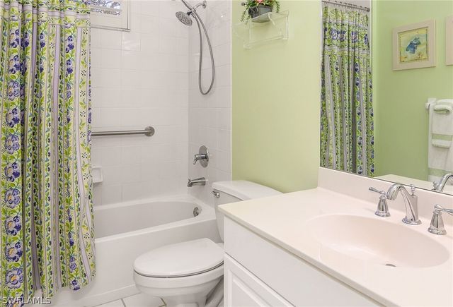 1000 L Ambiance CIR 201, Naples, FL 34108