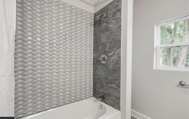 203 N Wheatland Avenue, Columbus, OH 43204