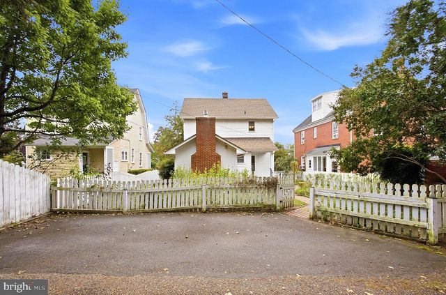 1302 LITTLEPAGE ST, Fredericksburg, VA 22401