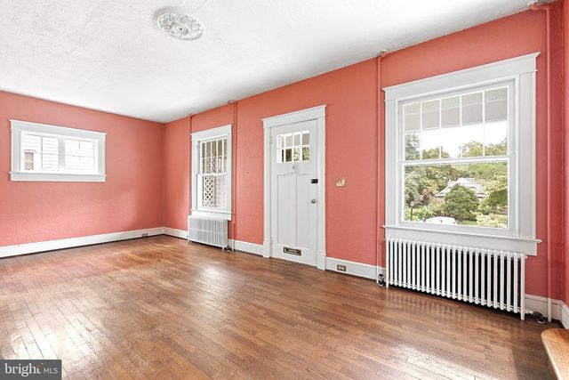1302 LITTLEPAGE ST, Fredericksburg, VA 22401