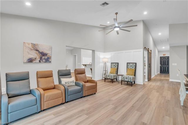 3802 La Rue ST, Fort Myers, FL 33905