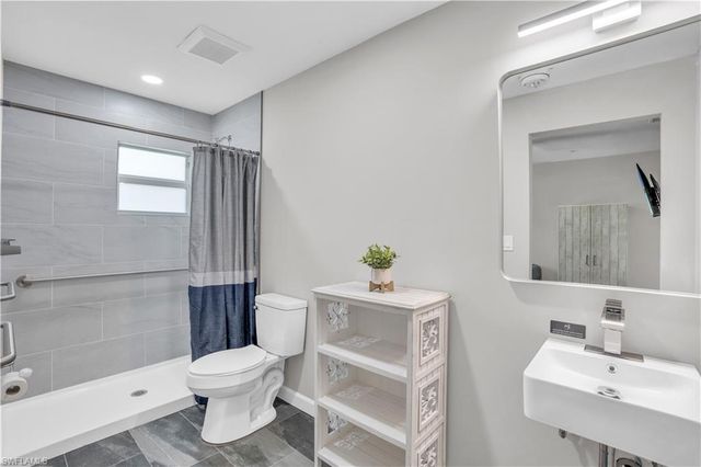 3802 La Rue ST, Fort Myers, FL 33905
