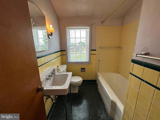 1204 VIRGINIA AVE, Hagerstown, MD 21740