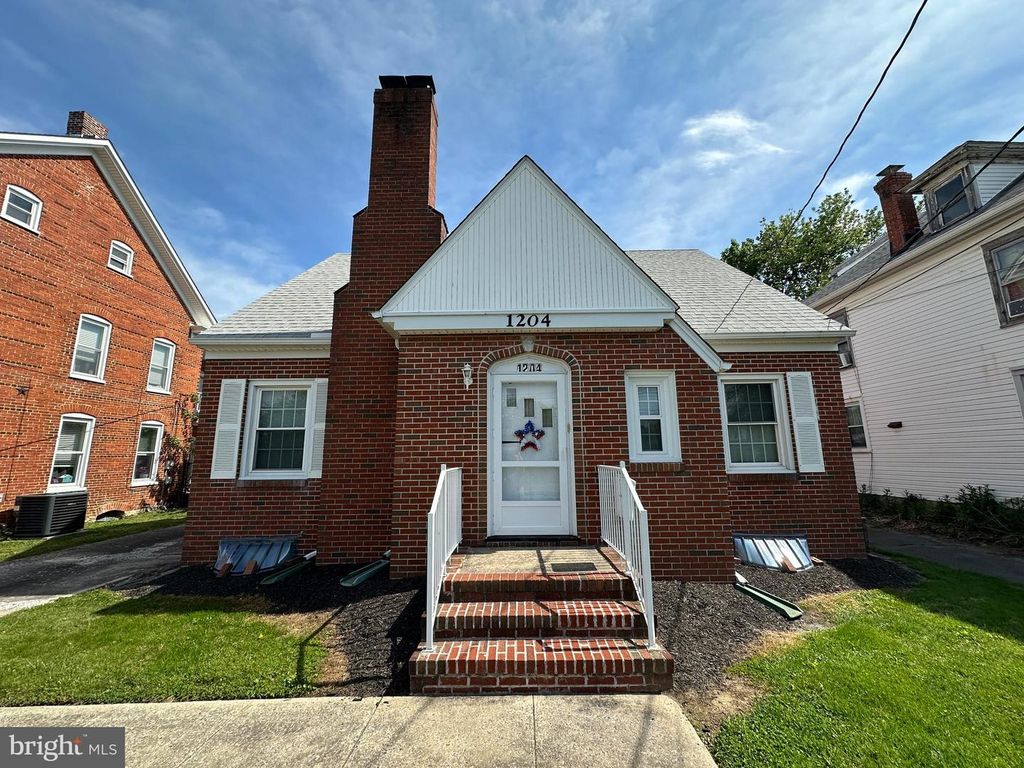 1204 VIRGINIA AVE, Hagerstown, MD 21740