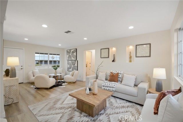 339 W Mauna Loa Avenue, Glendora, CA 91740