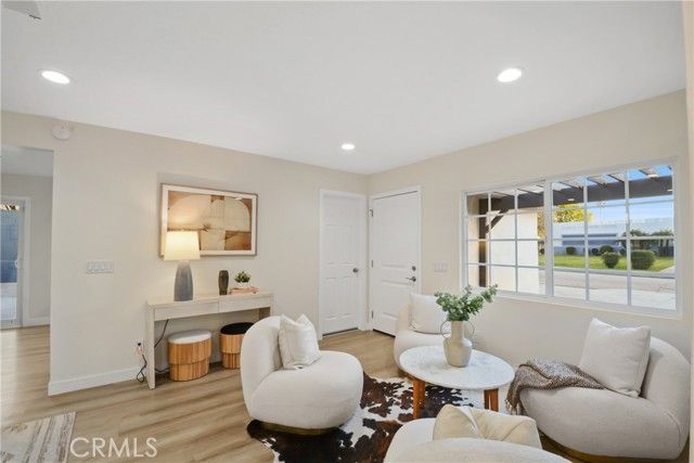 339 W Mauna Loa Avenue, Glendora, CA 91740