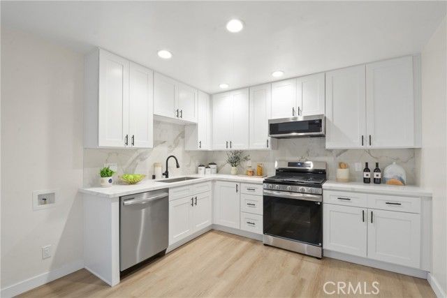 339 W Mauna Loa Avenue, Glendora, CA 91740