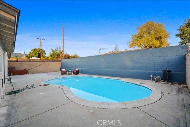 339 W Mauna Loa Avenue, Glendora, CA 91740