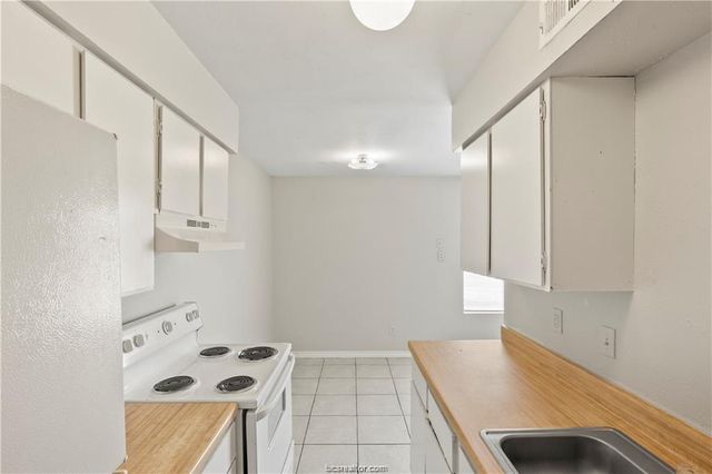 2815 Cypress Bend Circle B, Bryan, TX 77801