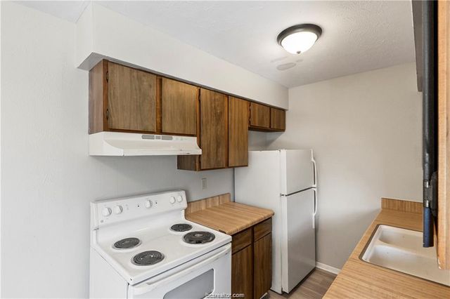 2815 Cypress Bend Circle B, Bryan, TX 77801