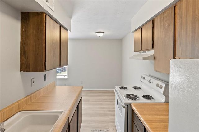 2815 Cypress Bend Circle B, Bryan, TX 77801