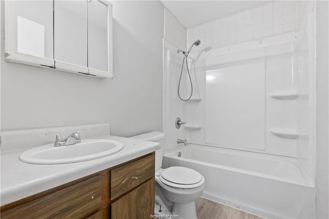 2815 Cypress Bend Circle B, Bryan, TX 77801