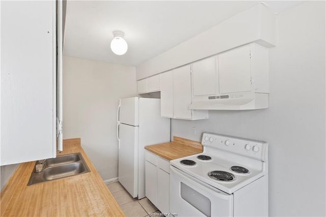 2815 Cypress Bend Circle B, Bryan, TX 77801