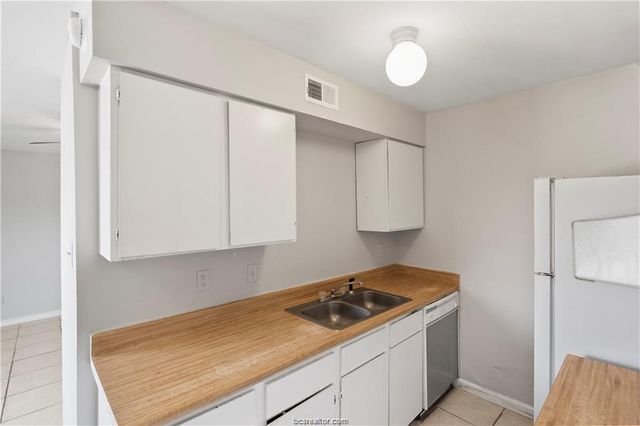 2815 Cypress Bend Circle B, Bryan, TX 77801