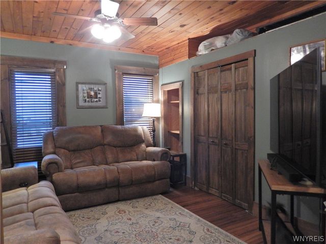 420 Pleasant Avenue, Hamburg, NY 14075