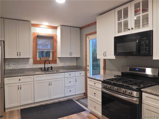 420 Pleasant Avenue, Hamburg, NY 14075