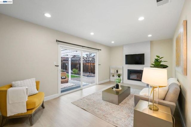 4234 4234 Chapman Way, Pleasanton, CA 94588