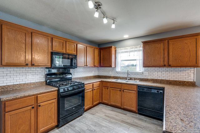 5846 Imperial Topaz, San Antonio, TX 78222