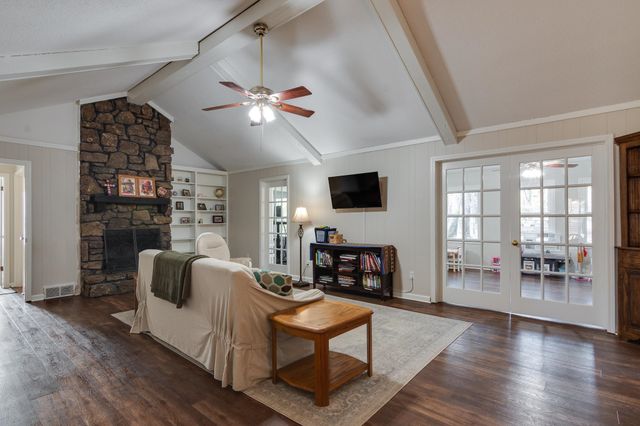 2555 N FLOWERING TREE CV N, Bartlett, TN 38134