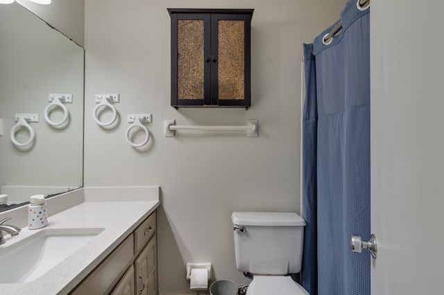 2555 N FLOWERING TREE CV N, Bartlett, TN 38134