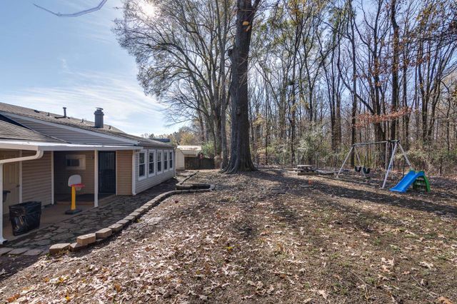 2555 N FLOWERING TREE CV N, Bartlett, TN 38134