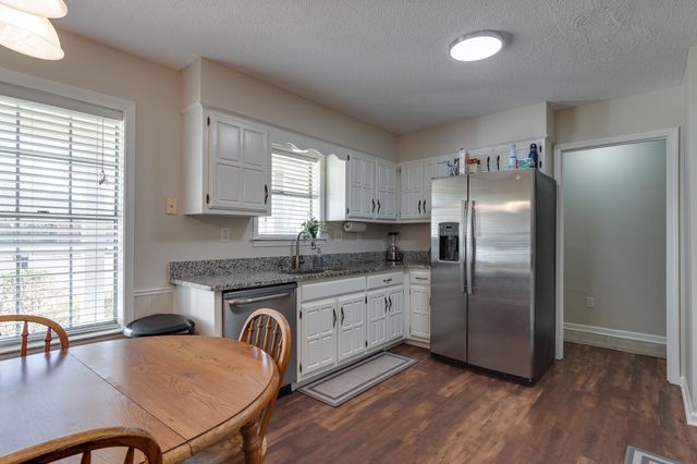 2555 N FLOWERING TREE CV N, Bartlett, TN 38134