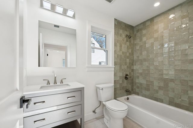 29 Grant Avenue, East Rockaway, NY 11518