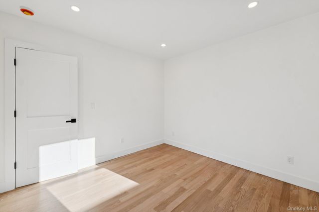 29 Grant Avenue, East Rockaway, NY 11518