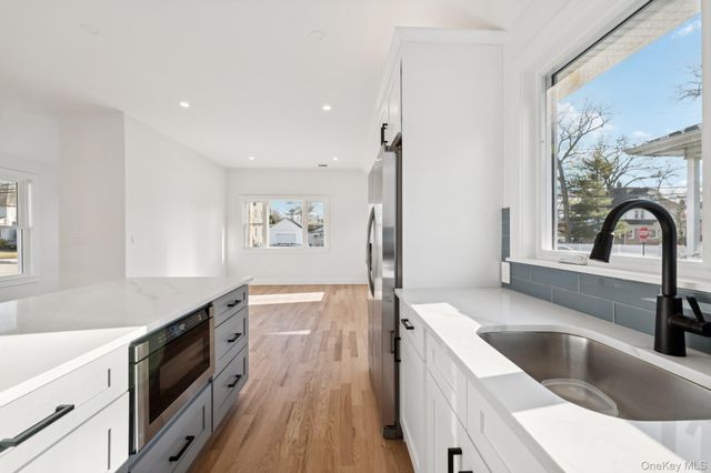 29 Grant Avenue, East Rockaway, NY 11518