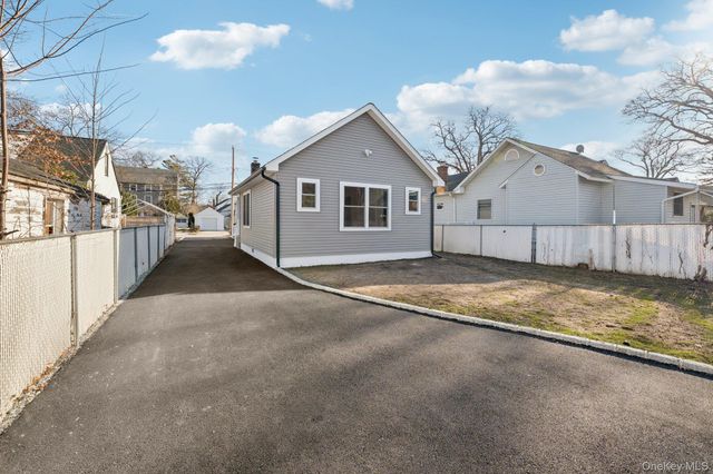 29 Grant Avenue, East Rockaway, NY 11518