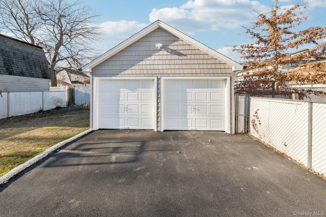 29 Grant Avenue, East Rockaway, NY 11518