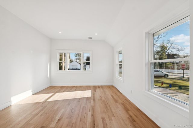 29 Grant Avenue, East Rockaway, NY 11518