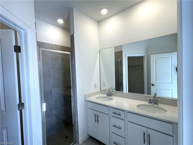 2007 Vermont LN, Naples, FL 34120