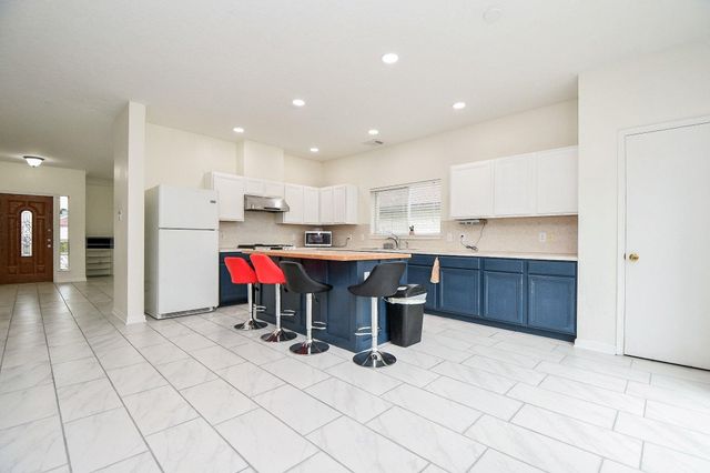 9641 Weldridge Drive, Sugar Land, TX 77498