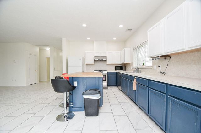 9641 Weldridge Drive, Sugar Land, TX 77498