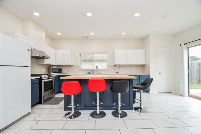 9641 Weldridge Drive, Sugar Land, TX 77498